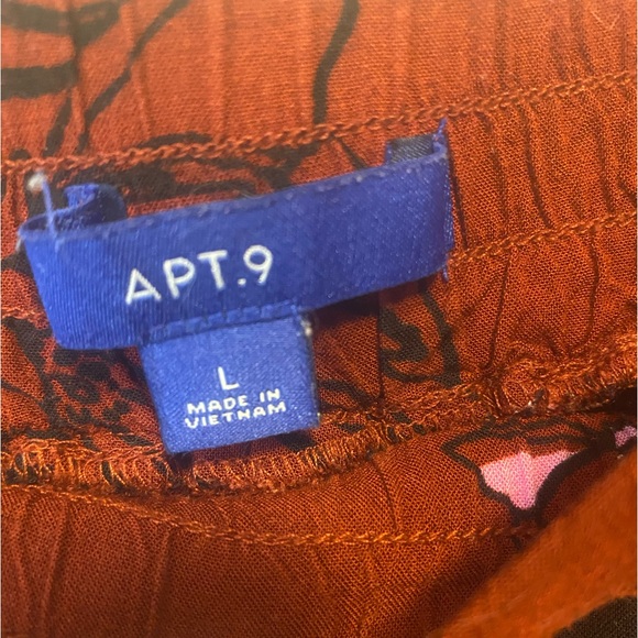 Apt 9 Shorts Size Large - Picture 2 of 4